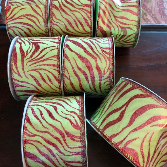 A1 CHRISTMAS RIBBON The DC Collection NWT - Picture 2 of 4